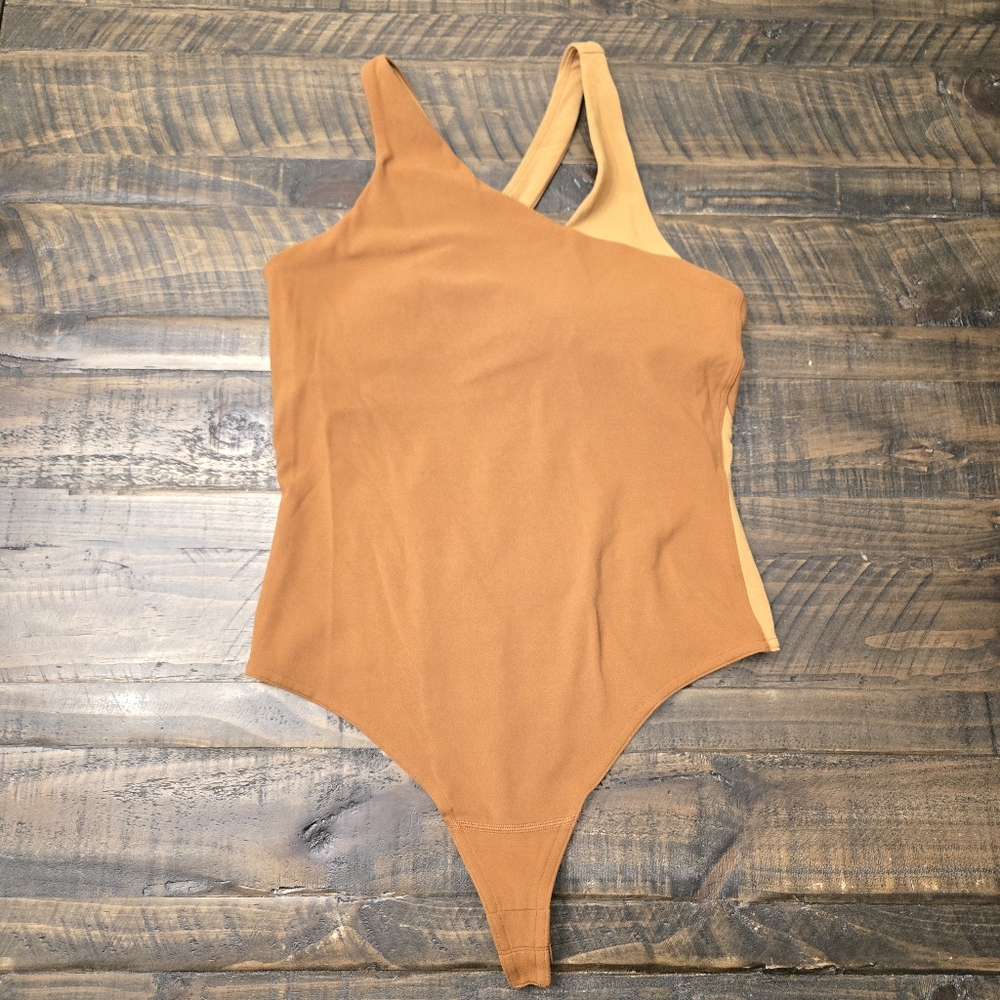 LULULEMON Nulu Asymmetrical Bodysuit | 6‎